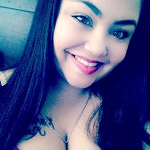 Meet your Posher, Carrisa